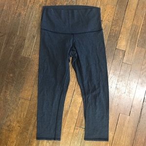 Lululemon grey crop leggings